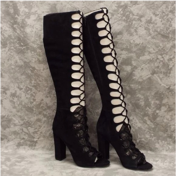 Emma Heel in Black Suede
KENDALL + KYLIE - Picture 5 of 6